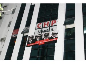 Aydında Gerginliğe Yola Açan Pankart, İzmir Chp İl Binasına Asıldı