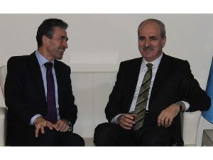 Rasmussen İle Bir Süre Sohbet Etti