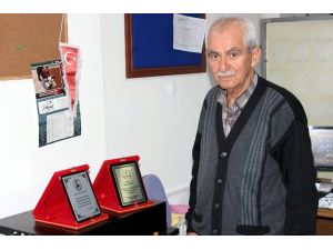 Plaketçilerden Davutoğlu’na Destek