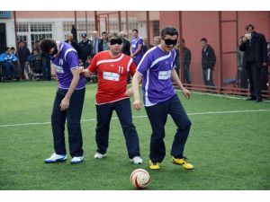 Görme Engellilerden Futbol Şovu