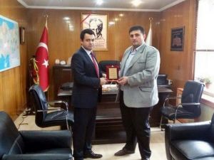 Seyitgazi Kaymakamı Avcıya Teşekkür Plaketi