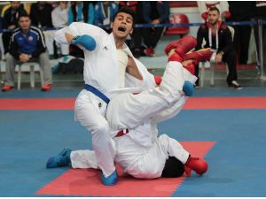 Türkiye Karate Şampiyonasında Gençlerin Günü