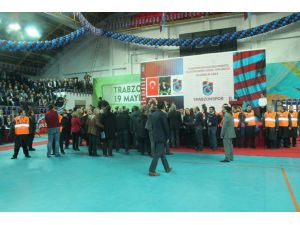 Trabzonsporun 69. Olağan Genel Kurulu Kavgayla Başladı
