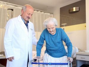 101 Yaşındaki Nineye Kalça Kırığı Ameliyatı