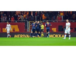 Arena’da İlk Yarıda Sürpriz Sonuç
