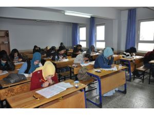 Öğrenciler Siyer Yarışmasında Ter Döktü