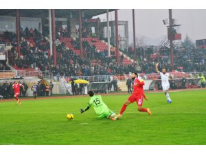 Balıkesirsporlu Ali Öztürkün Her Ligde Golü Var
