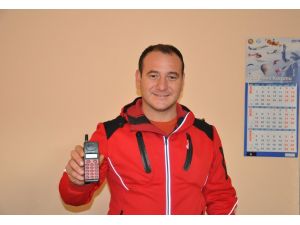 (Özel Haber) Polisin Çalıntı Diye El Koyduğu Cep Telefonuna 14 Yıl Sonra Kavuştu