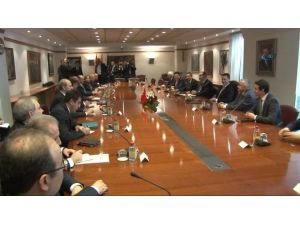 Makedon Mevkidaşıyla Heyetler Arası Görüştü