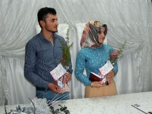 Evlenen Çiftlere Plaket Yerine Fidan