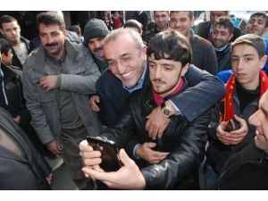 Diyarbakır’da Abdurrahim Albayrak’a Sevgi Seli