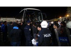 Galatasaray Yoğun Güvenlik Önlemleri Altında Stadyumdan Ayrıldı