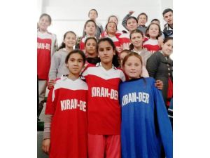 (Özel Haber) Babalarının Formalarıyla Şampiyon Oldular