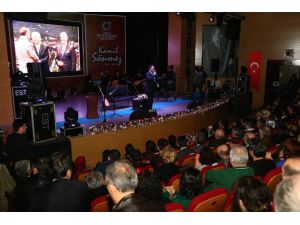 Kamil Sönmez Anıldı