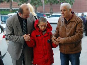 Deney Yaparken Gözünden Yaralanan Mert İçin Yeni Umut