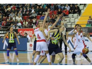 Fenerbahçe Yarı Finalde