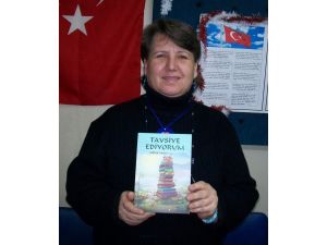 Eskişehirli Yazar Sıdıka Yakşinin Tavsiye Ediyorum Kitabı Tanıtıldı