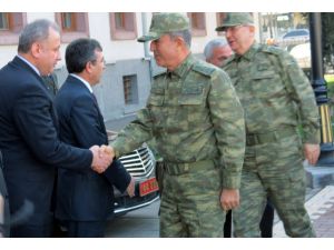 Kara Kuvvetleri Komutanı Orgeneral Hulusi Akar, Vali Süleyman Kamçı’yı Ziyaret Etti