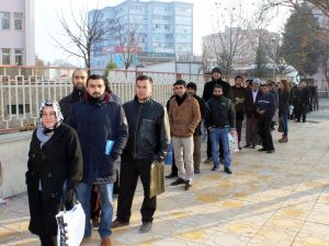 ‘Ekmek’ Kuyruğu Değil ‘Ehliyet’ Kuyruğu