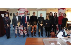 Genç Girişimciler Sandığa Gitti