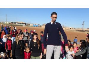 Uzun Adam Kösen, Kızıltepe’de Alakuş Öğrencilerini Ziyaret Etti