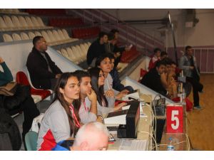 (Özel Haber) Kızı İle Birlikte Azim Etti 38 Yaşında Basketbol Masa Hakemi Oldu