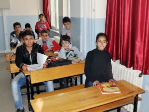 Berivan, Market Sahibinin Yardımıyla Sınava Girdi