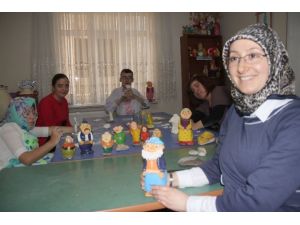 Çakıl Taşları İle Hayata Tutunuyorlar