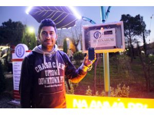 (Özel Haber) Öğrenciler Telefonlarını Güneş Enerjisiyle Şarj Ediyor