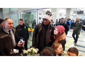 Demba Ba Oynayacak Mı ?