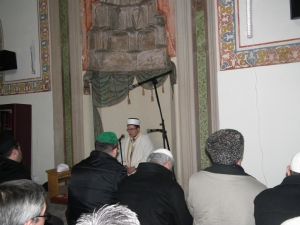 Akif, Sabah Namazında Yâd Edildi