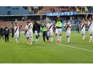 Balıkesirspor Deplasmanda İlk Kez Kazandı