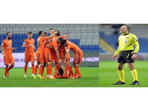 Cüneyt Hoca Çaldı, Başakşehir Oynadı