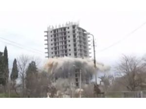 Patladı Ama Yıkılmadı