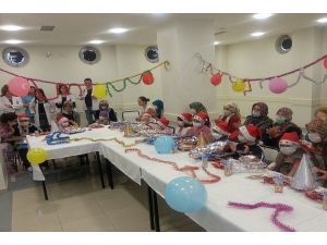 Esogü Hastanesi Çocuk Hematolojisi Ve Onkolojisi Servisinde Yeni Yıl Partisi