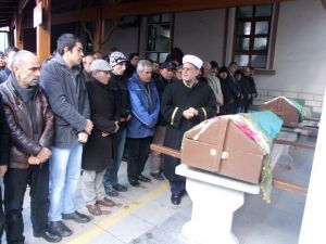 Burdurda Trafik Kazasında Hayatını Kaybeden Nur Akay Tekirdağda Toprağa Verildi