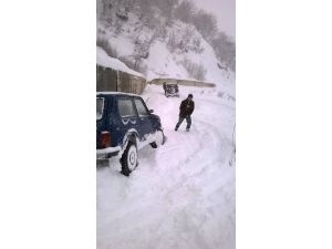 Kosova’da Kar Yağışı Nedeniyle 24 Saatte 75 Trafik Kazası Oldu