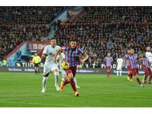 Zirve Uzaklarda Kaldı