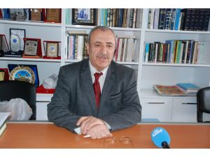 Öğretim Görevlisi Turgaydan Yılbaşı Açıklaması
