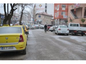Edirnenin Keşan İlçesinde Kar Yağışı Etkili Olmaya Başladı