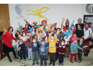 Lösemili Çocuklar İçin Yılbaşı Eğlencesi Düzenlendi