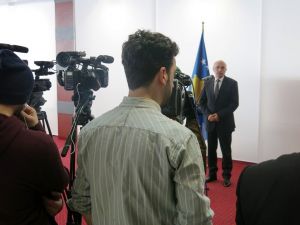 Kosova Başbakanı Gazetecilerden Hükümeti Eleştirmelerini İstedi
