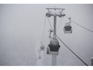 Uludağı Tipi Vurdu, Teleferik Seferleri İptal Edildi...(özel Haber)