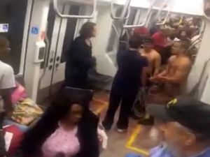Çeteler Metroda Birbirine Girdi !