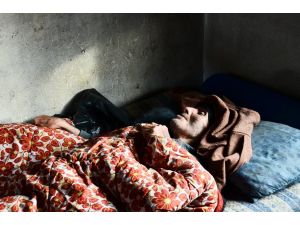 (Özel Haber) Yaşlı Adamın Tek Göz Odada Yaşam Savaşı