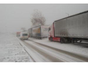 Bursa-izmir Karayolunda Araç Kuyruğu
