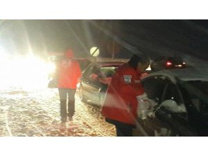 Kızılay, Kardan Mahsur Kalan Bin Kişiye Kumanya Dağıttı