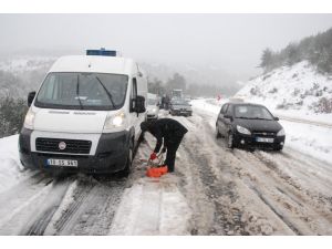 Balıkesir Edremit Yolunda 16 Saattir Yardım Bekliyorlar