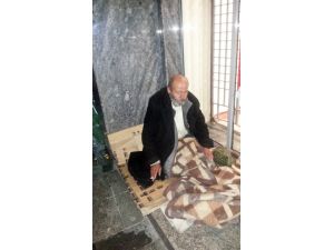 Yeni Yıla 20 Yıldır Yaşadığı Sokaklarda Giriyor