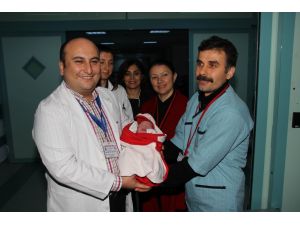 Samsunda 2015’in İlk Bebeği 00.03te Doğdu